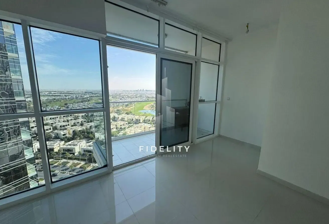 URGENT SALE l VACANT l l NEGOTIABLE l GOLF VIEW