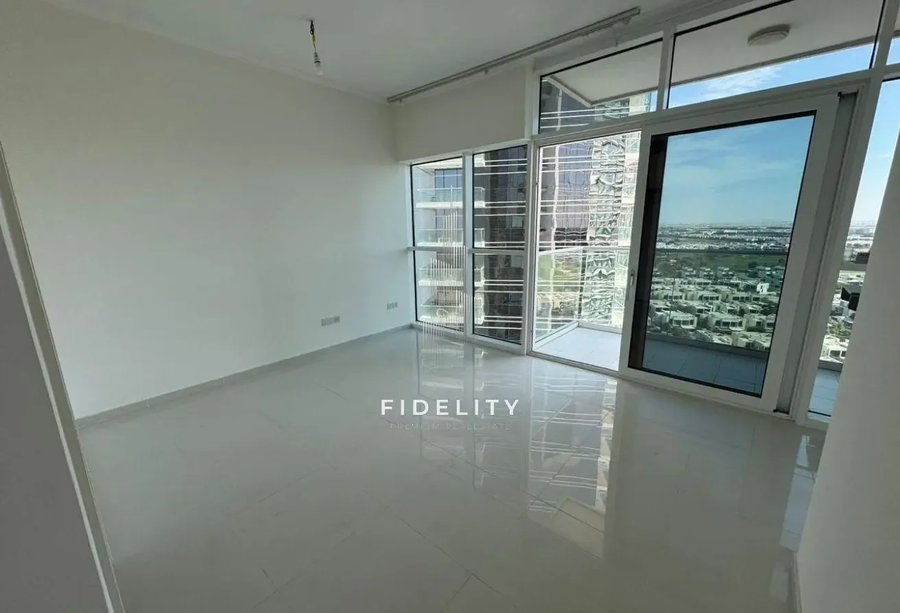 URGENT SALE l VACANT l l NEGOTIABLE l GOLF VIEW