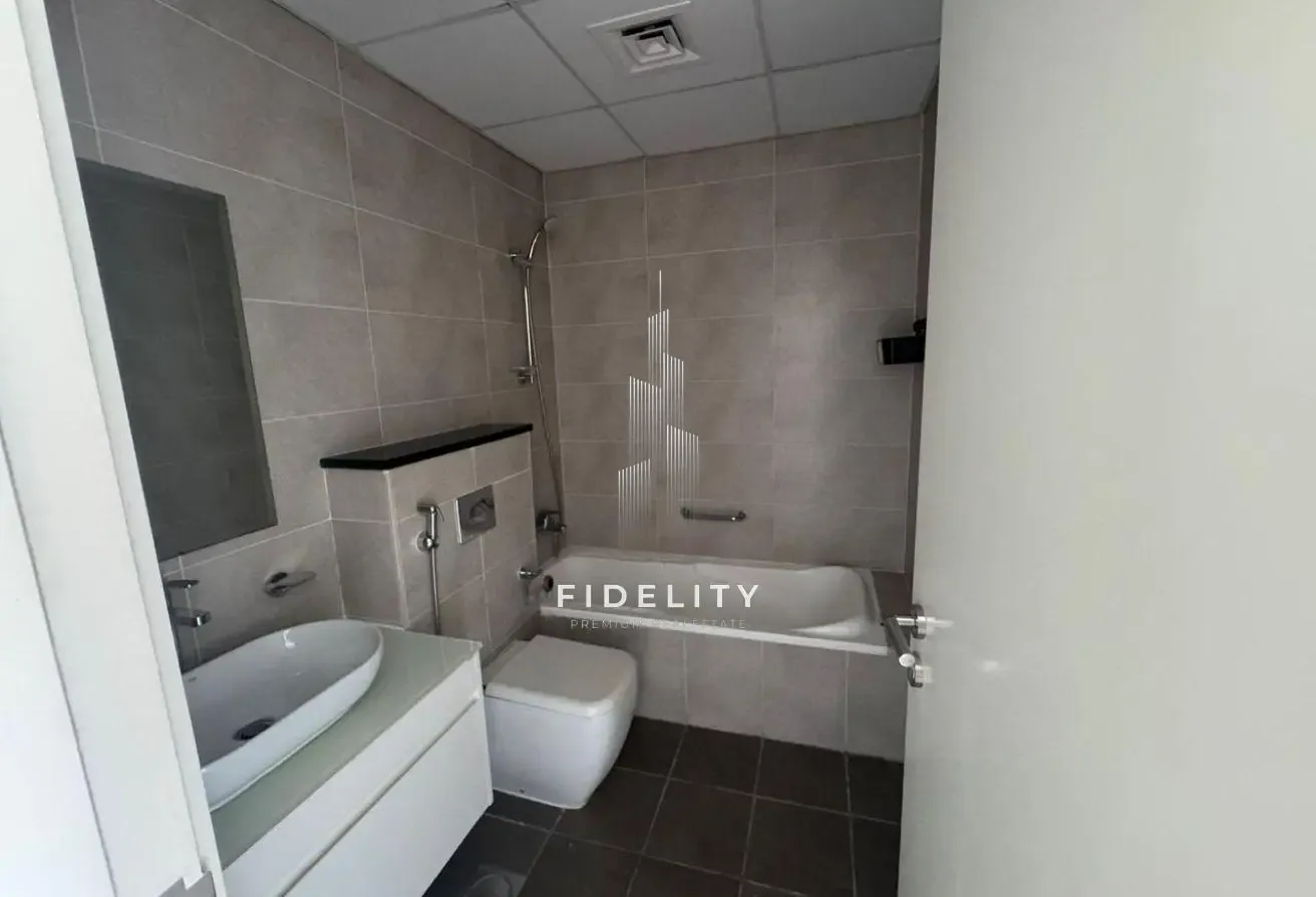 URGENT SALE l VACANT l l NEGOTIABLE l GOLF VIEW