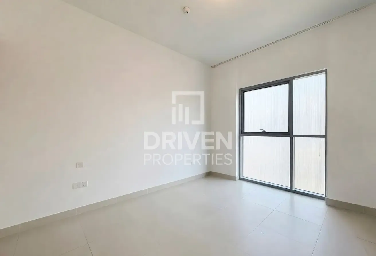 Vacant | Spacious Apt | Motivated Seller