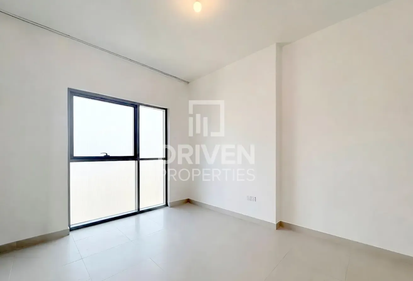 Vacant | Spacious Apt | Motivated Seller