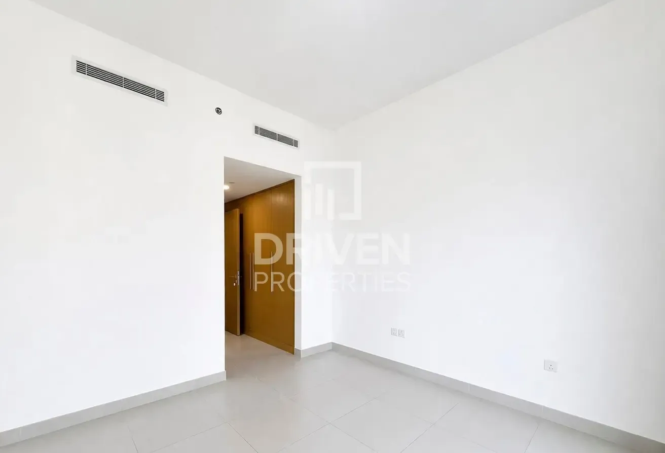 Vacant | Spacious Apt | Motivated Seller
