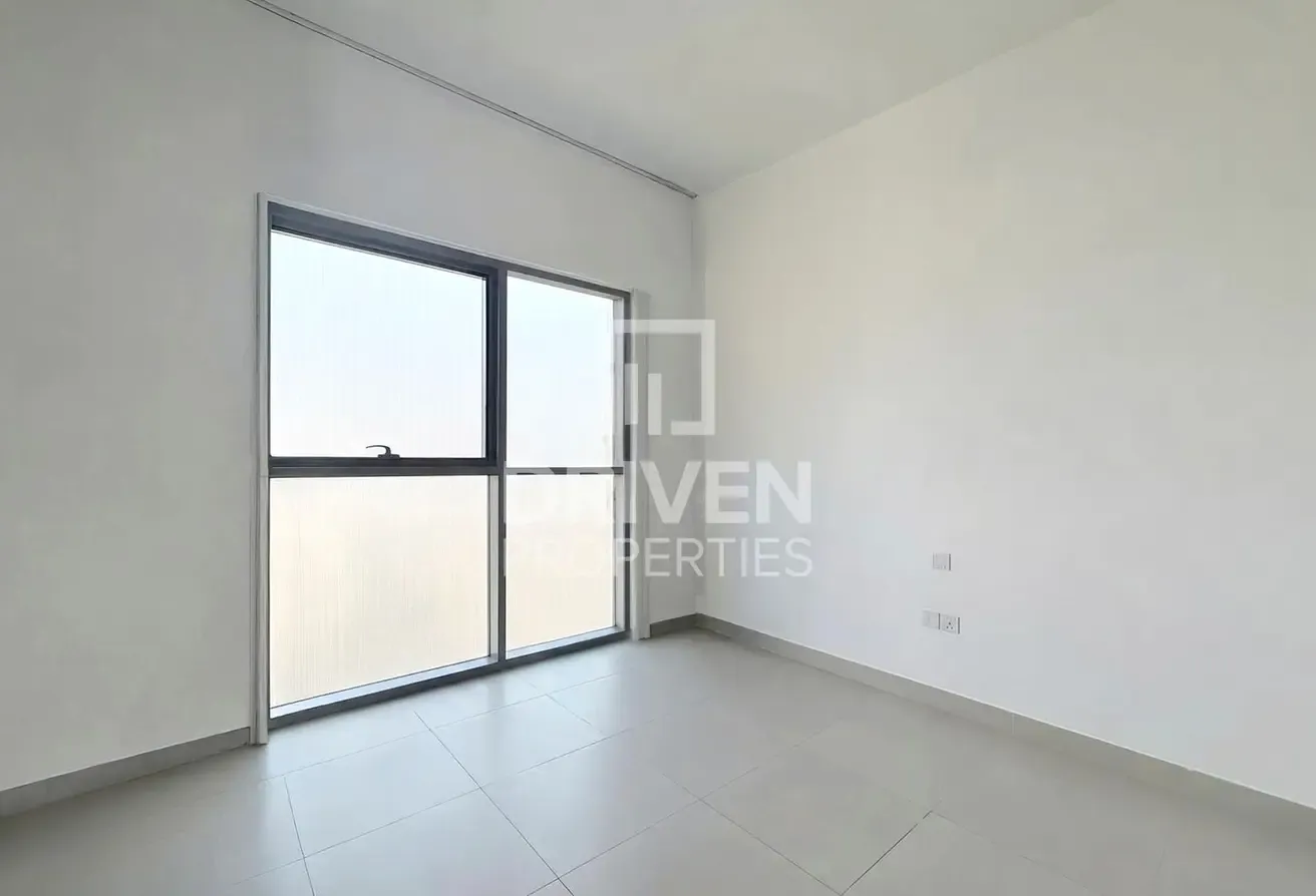 Vacant | Spacious Apt | Motivated Seller