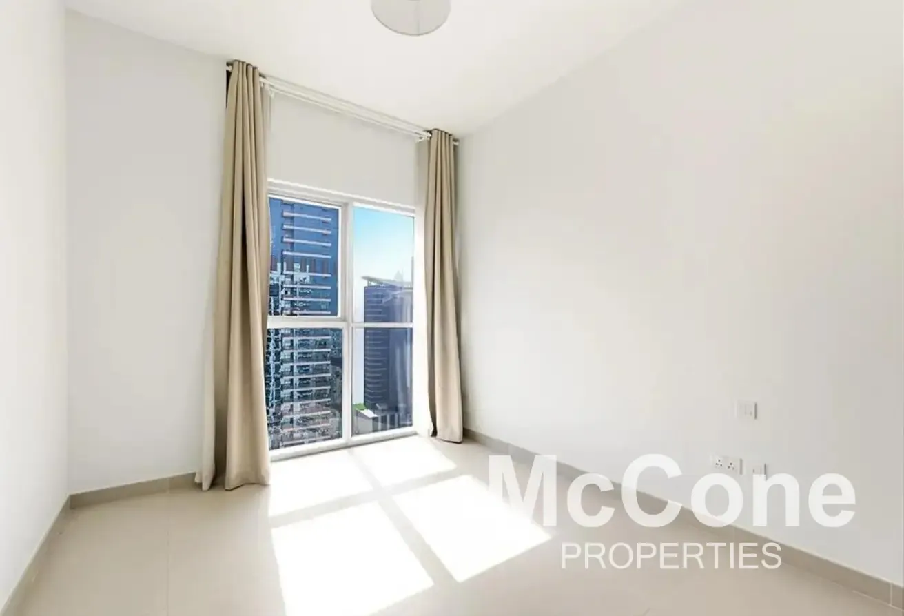 High Floor | Vacant | Great Condition