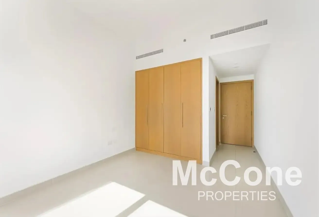 High Floor | Vacant | Great Condition