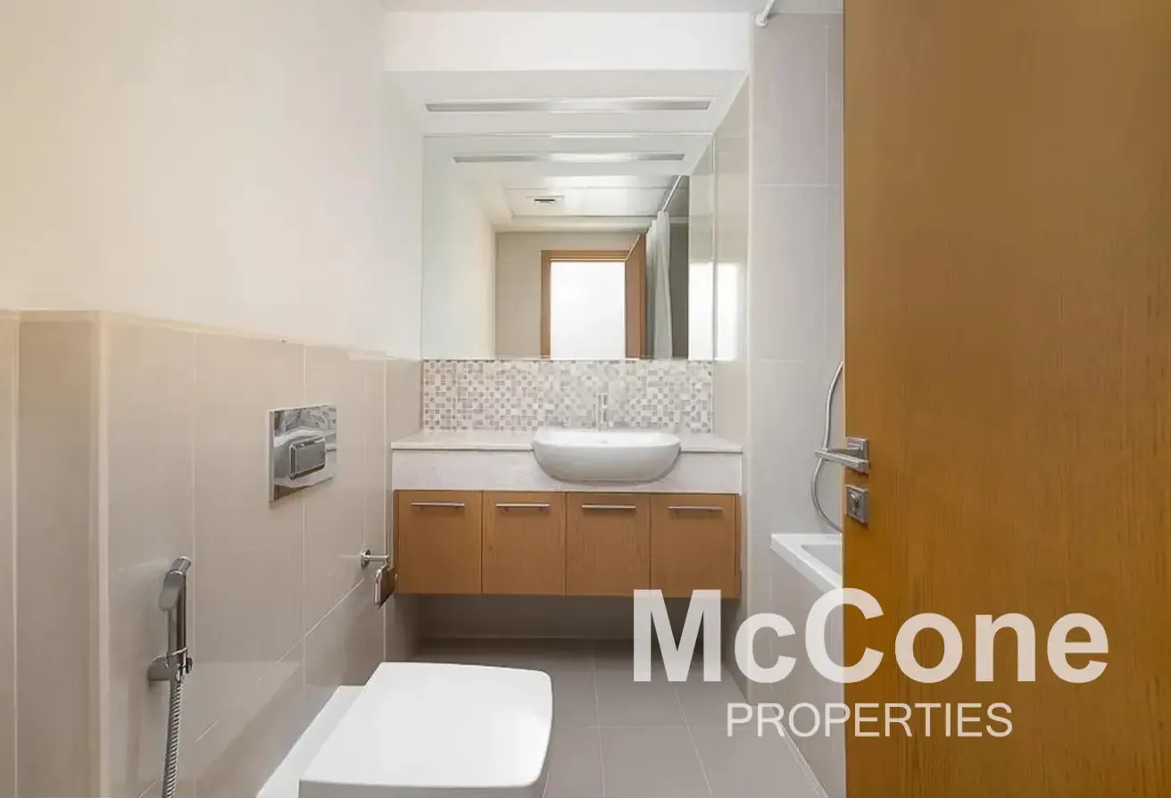 High Floor | Vacant | Great Condition