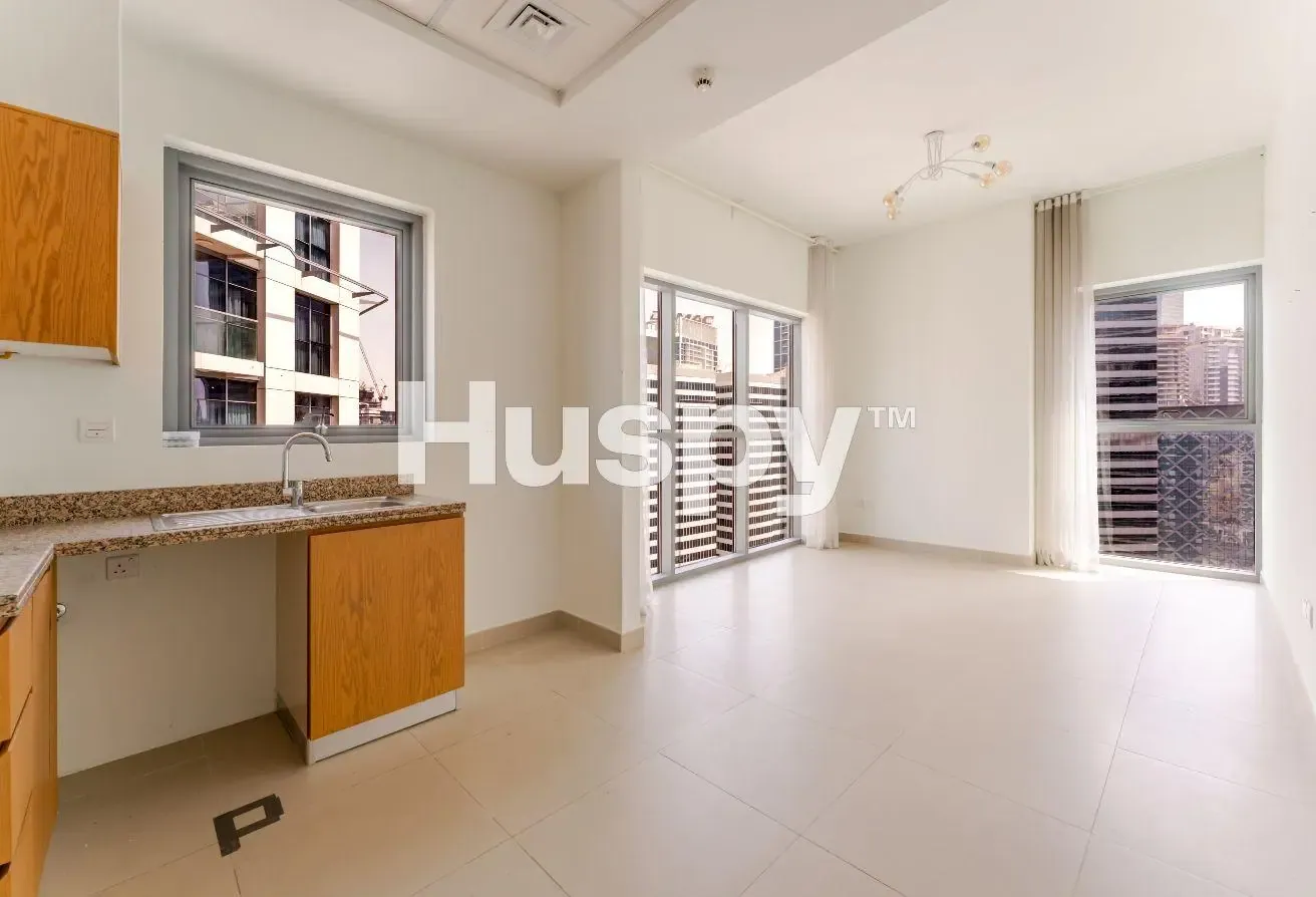 Vacant | High Floor | Partial Canal View