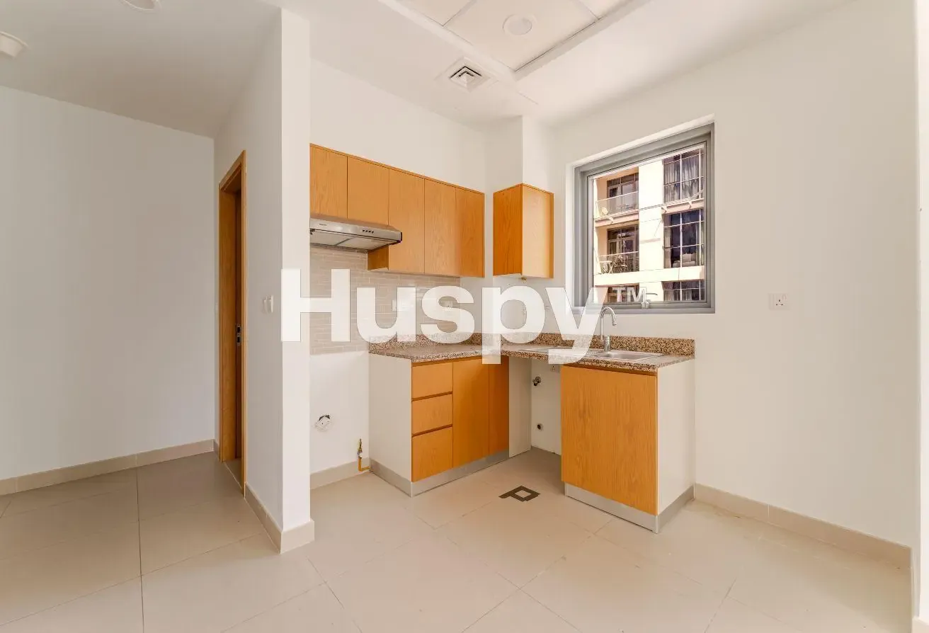 Vacant | High Floor | Partial Canal View
