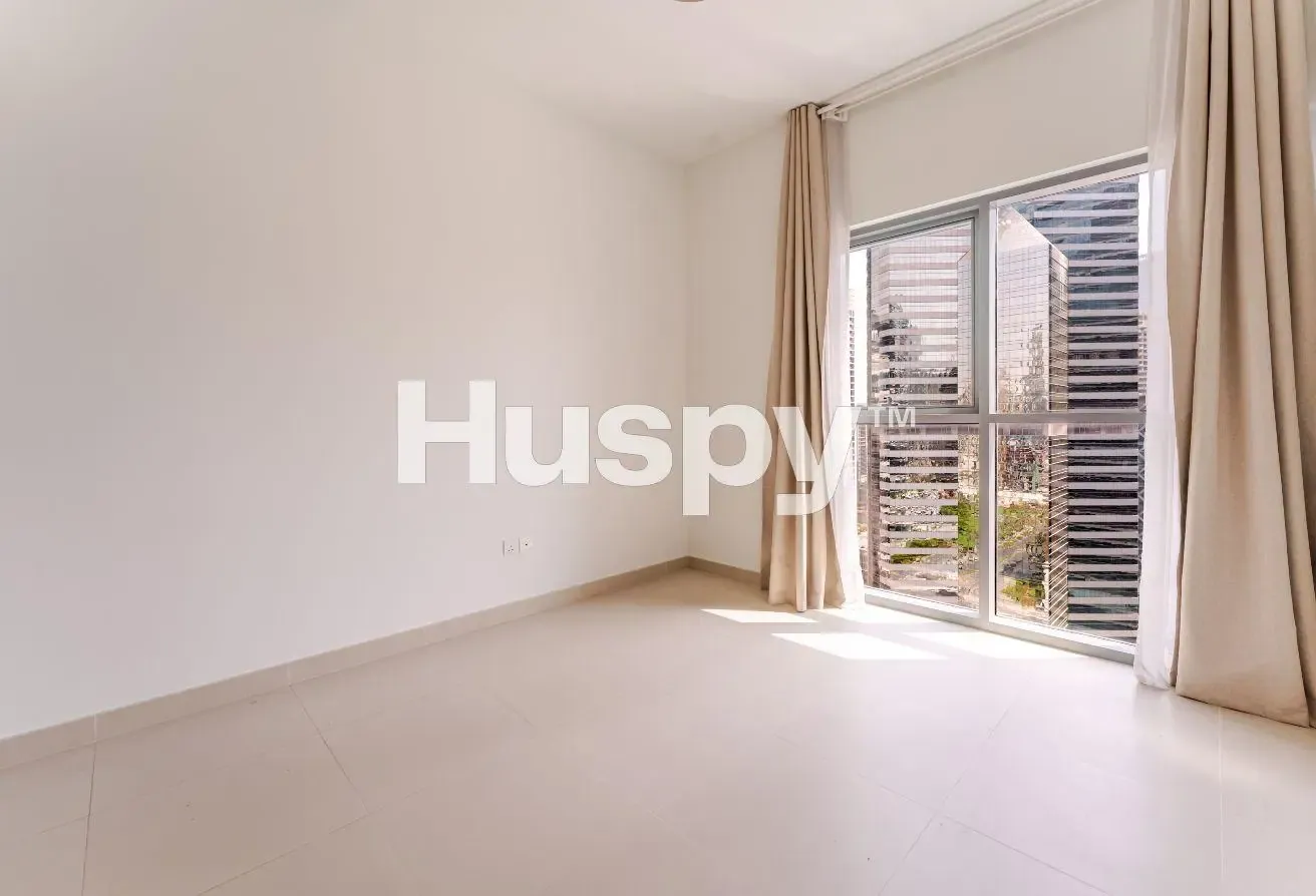 Vacant | High Floor | Partial Canal View