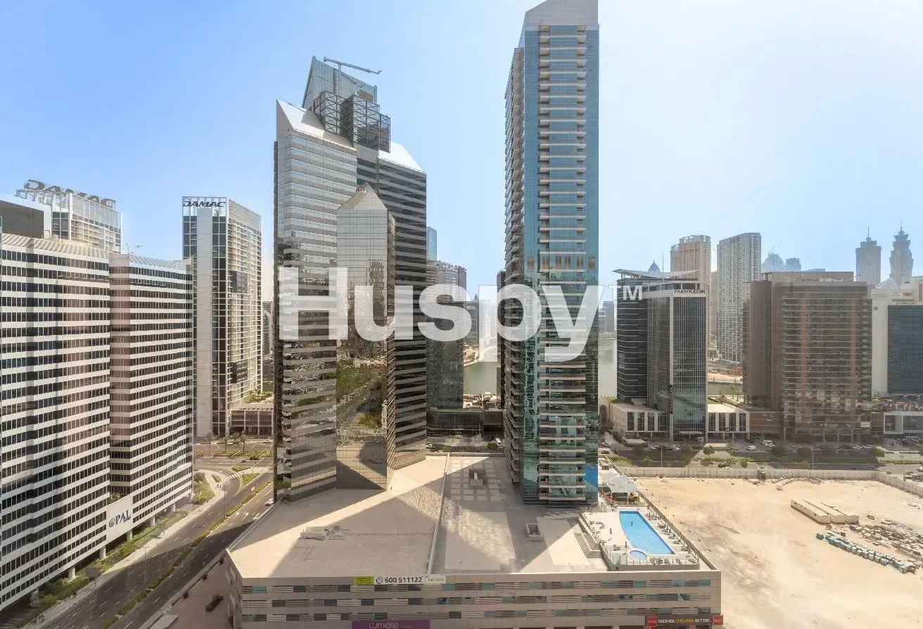 Vacant | High Floor | Partial Canal View