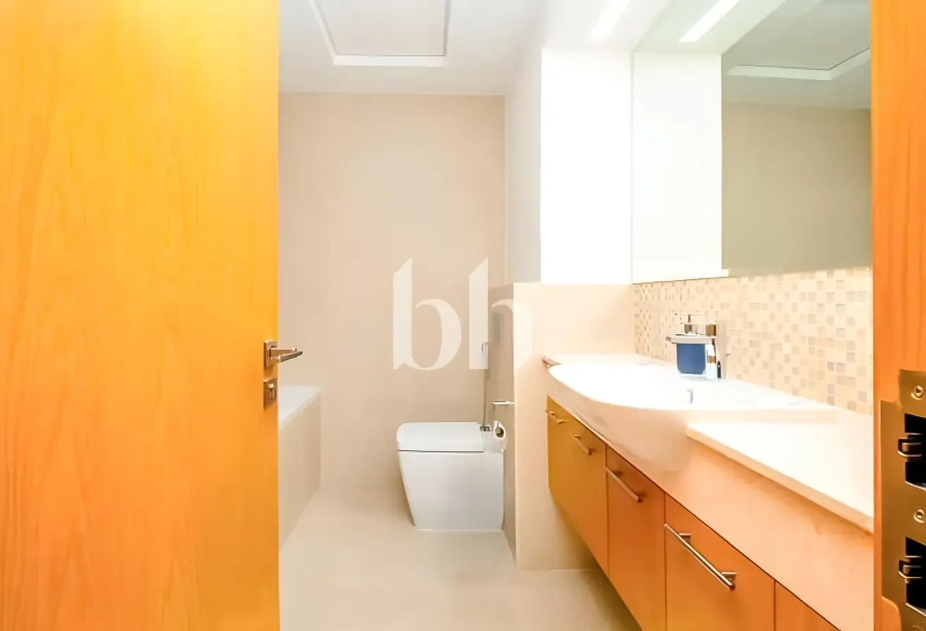 Spacious 1 Bedroom | Burj View | Tenanted