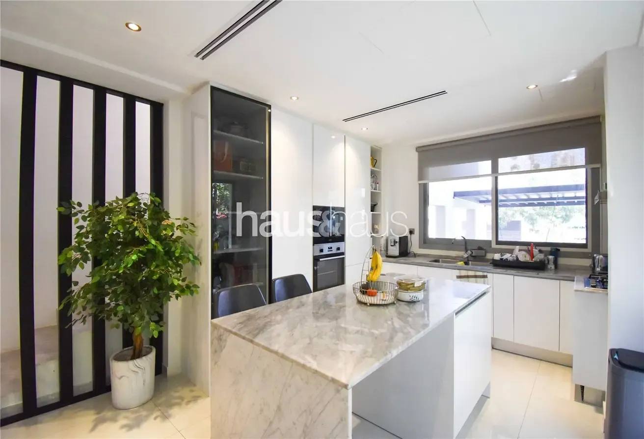 3BR | Upgraded | VOT | Close to Sunmarke