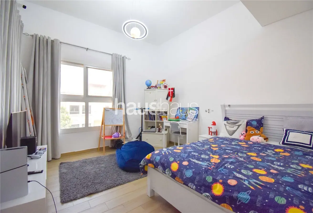 3BR | Upgraded | VOT | Close to Sunmarke