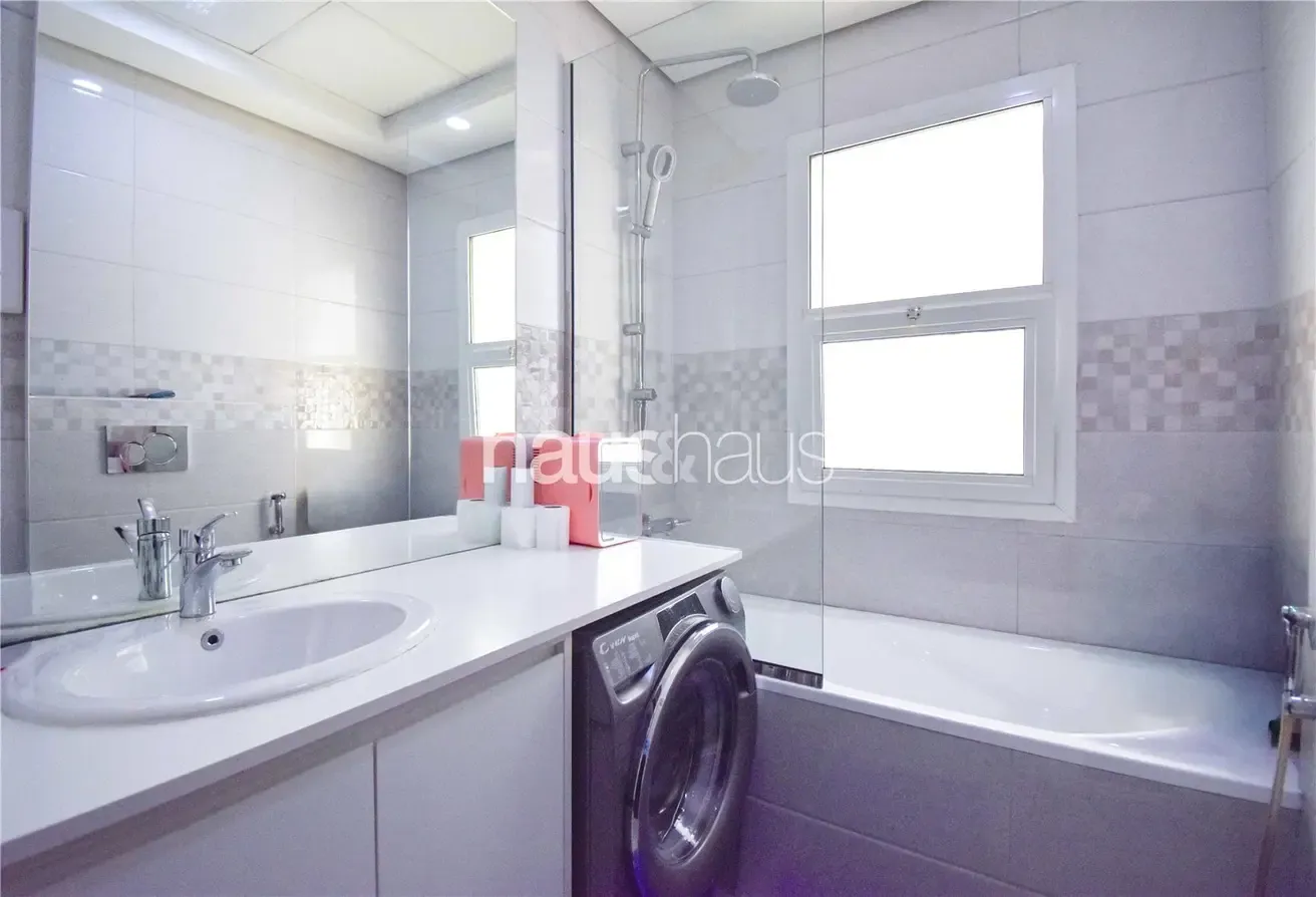 3BR | Upgraded | VOT | Close to Sunmarke