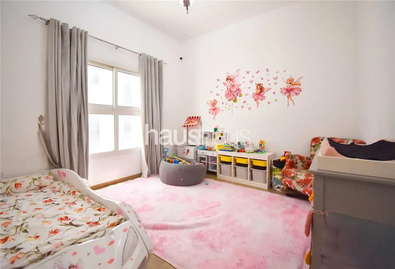 3BR | Upgraded | VOT | Close to Sunmarke