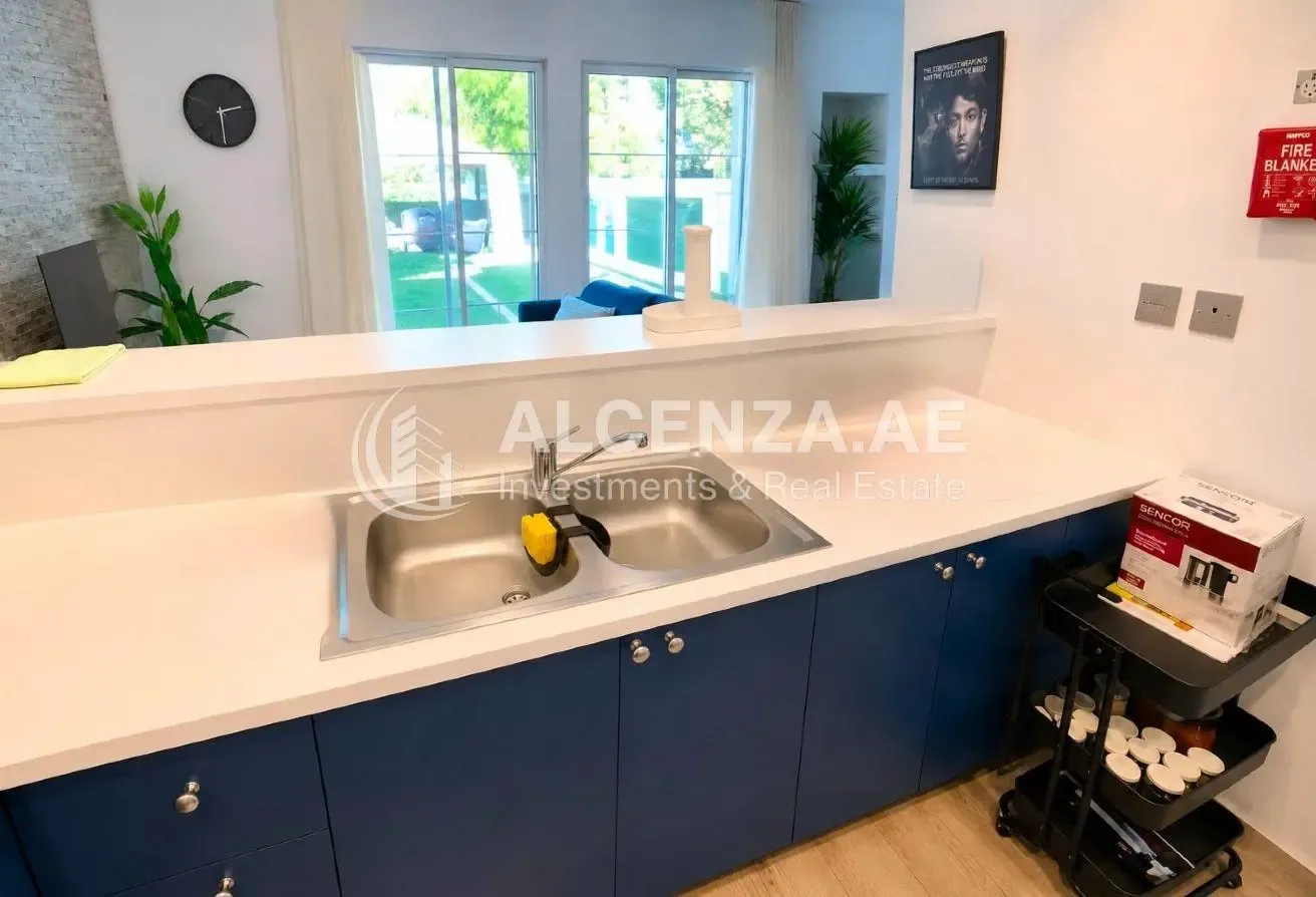 Upgraded | Spacious Townhouse | Rented