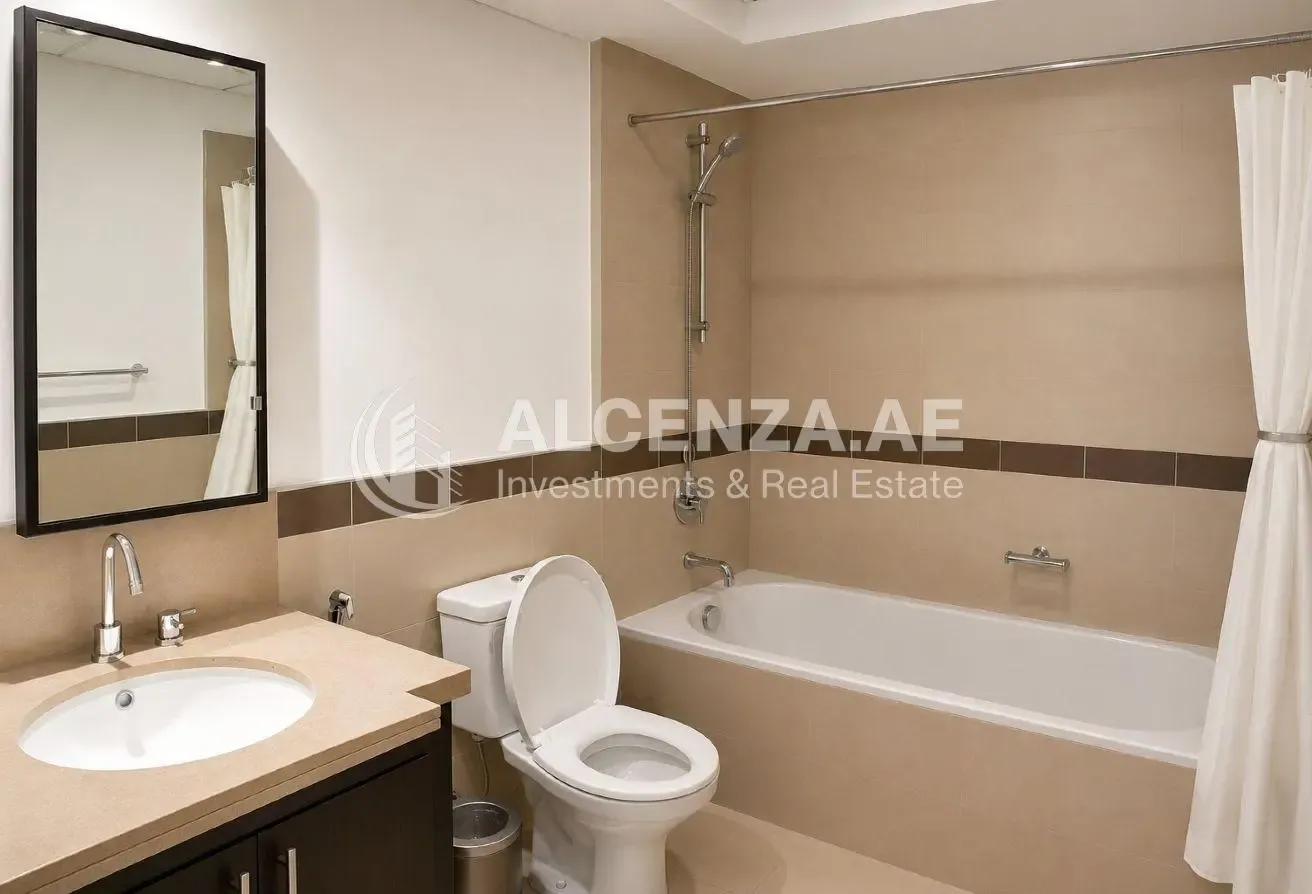 Upgraded | Spacious Townhouse | Rented