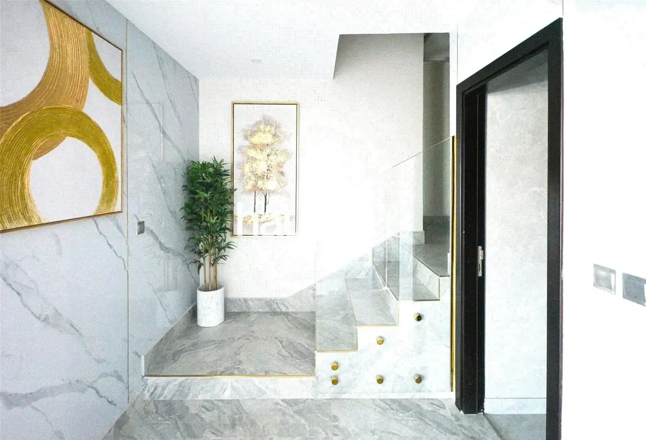 Furnished | Upgraded | Vacant NOW