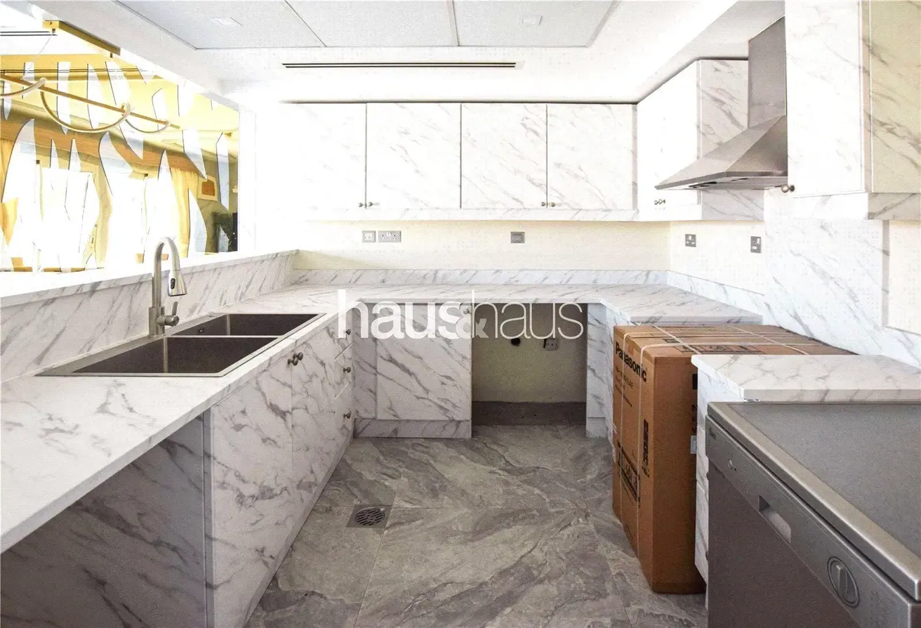 Furnished | Upgraded | Vacant NOW