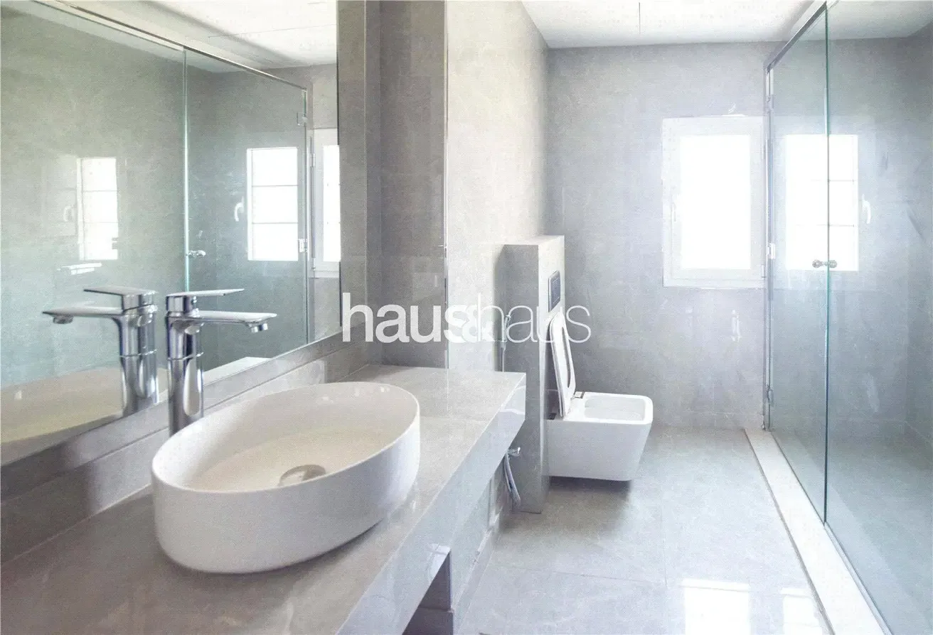 Furnished | Upgraded | Vacant NOW