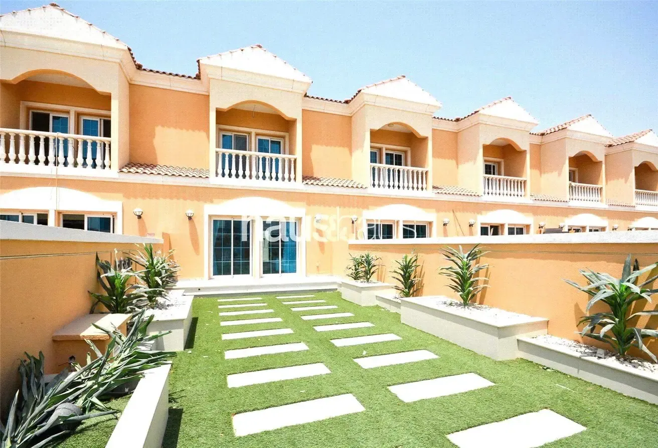 Furnished | Upgraded | Vacant NOW