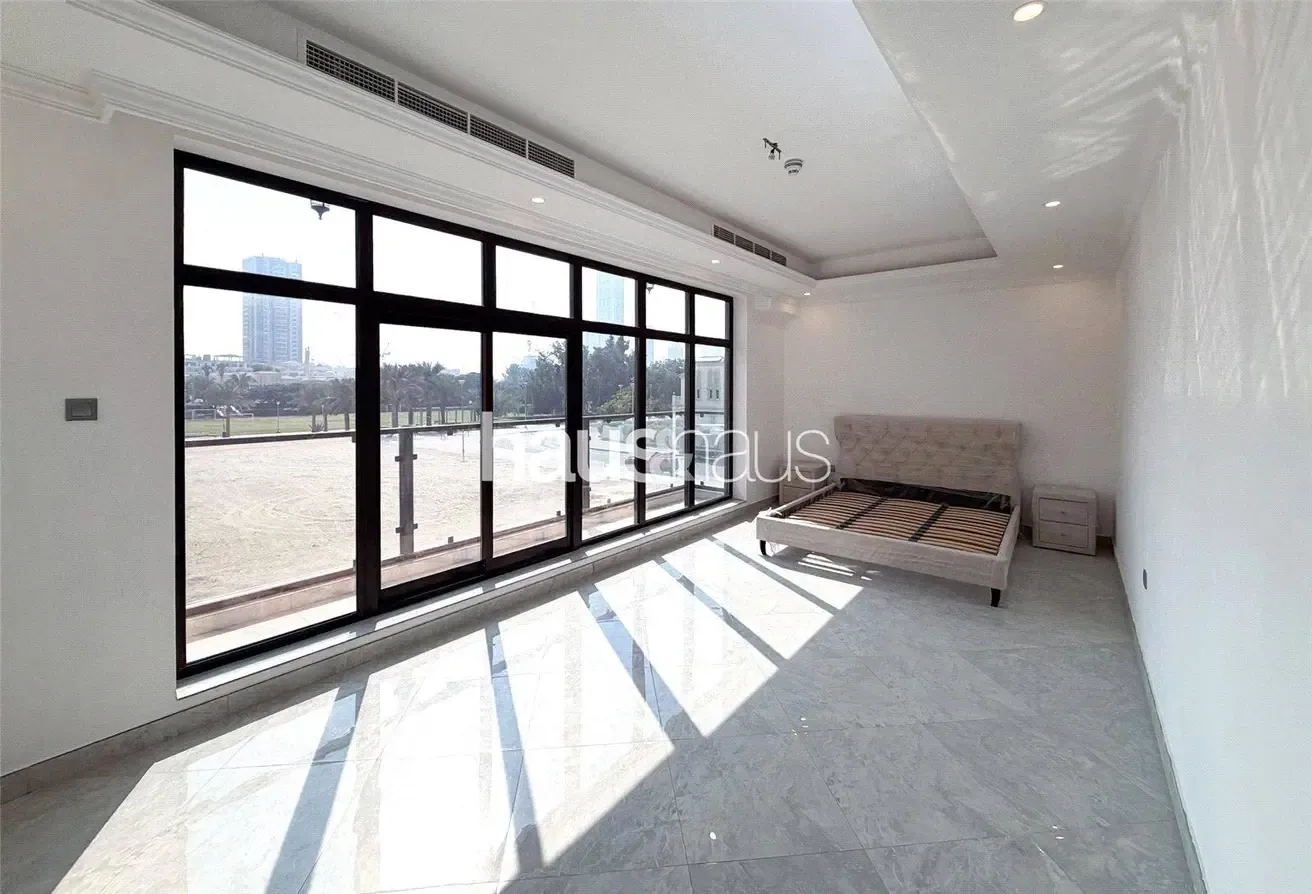 Large BUA | Vacant | New | Central Location