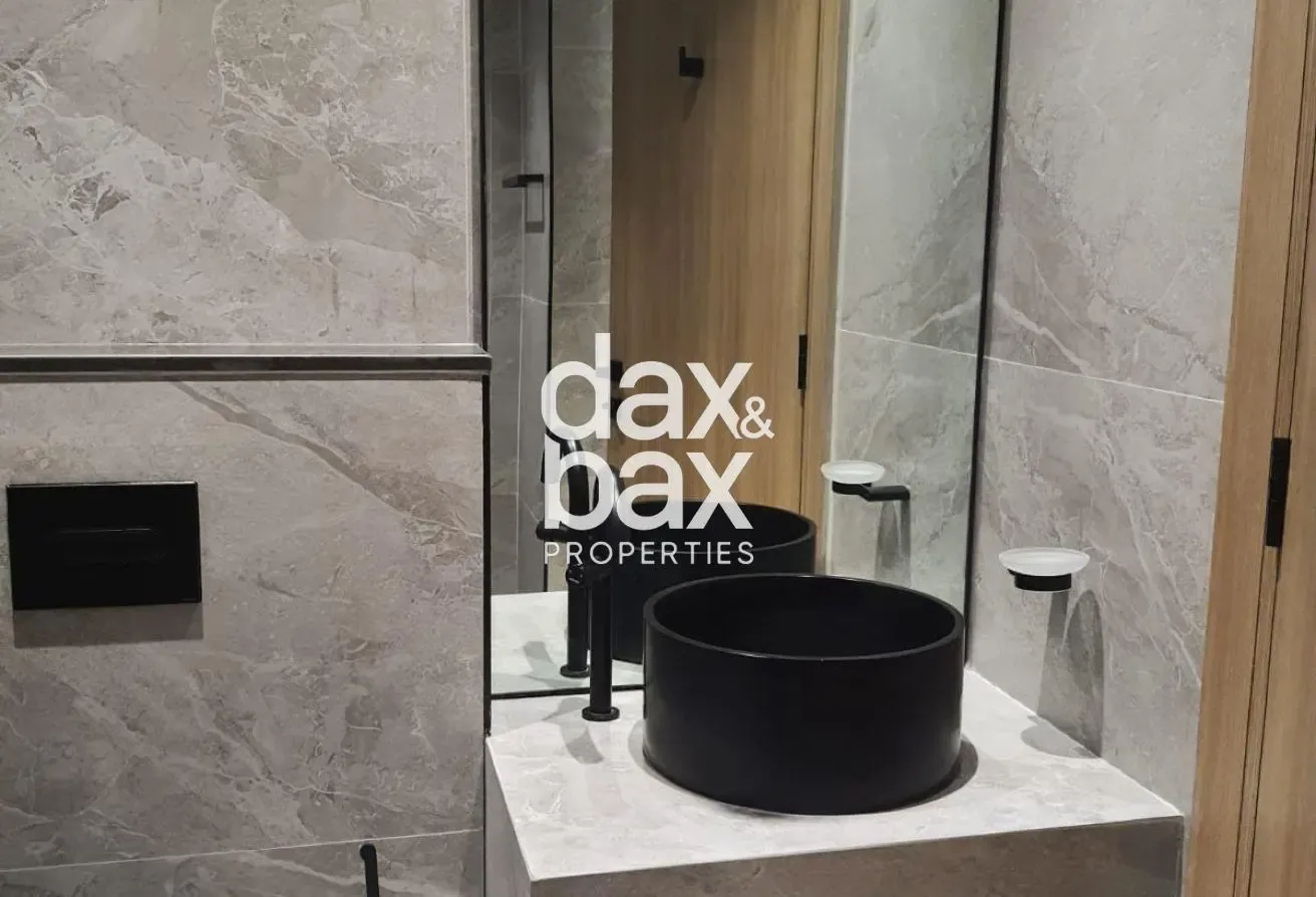 Modern Studio | Downtown City View | Multiple Unit