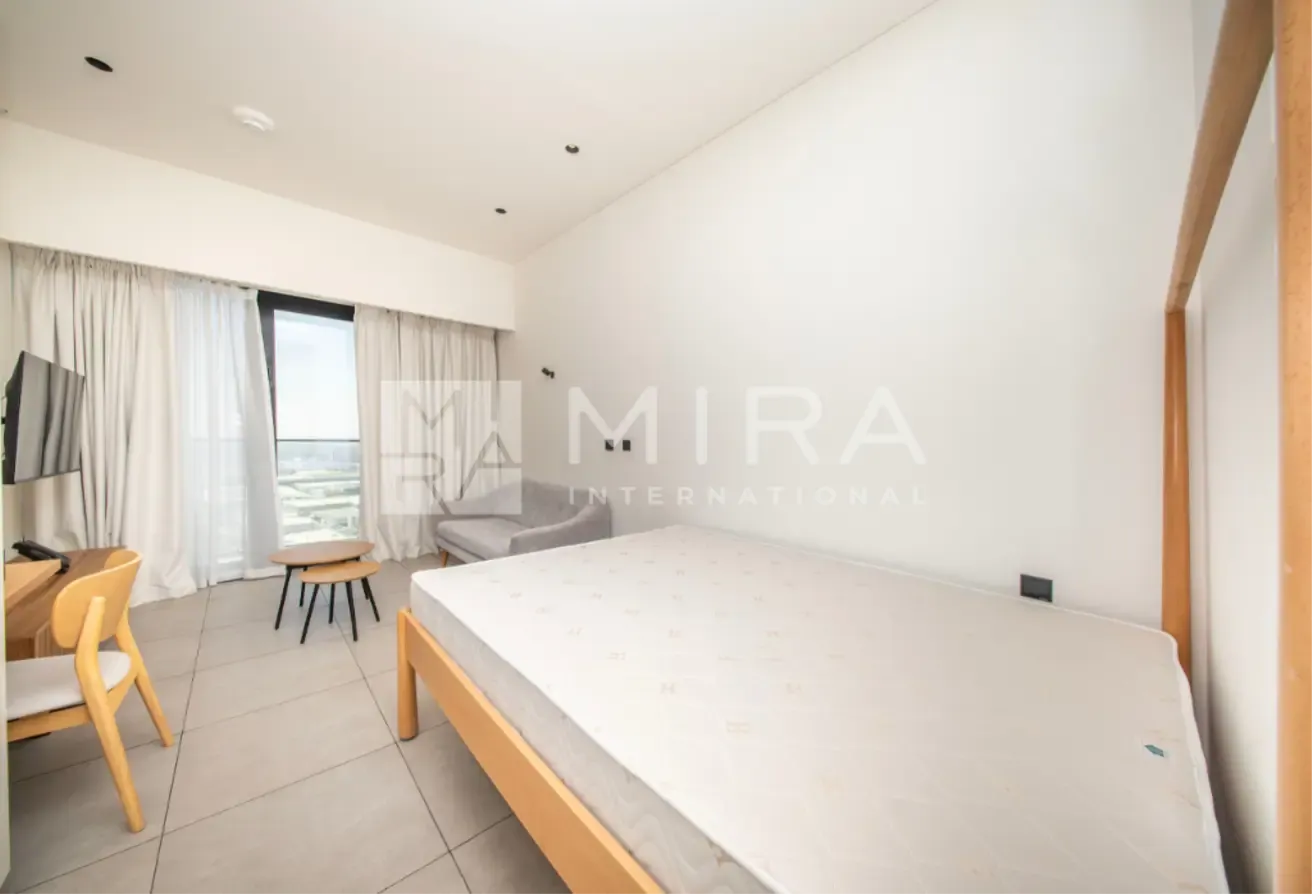 Vacant | High floor | Fully Furnished