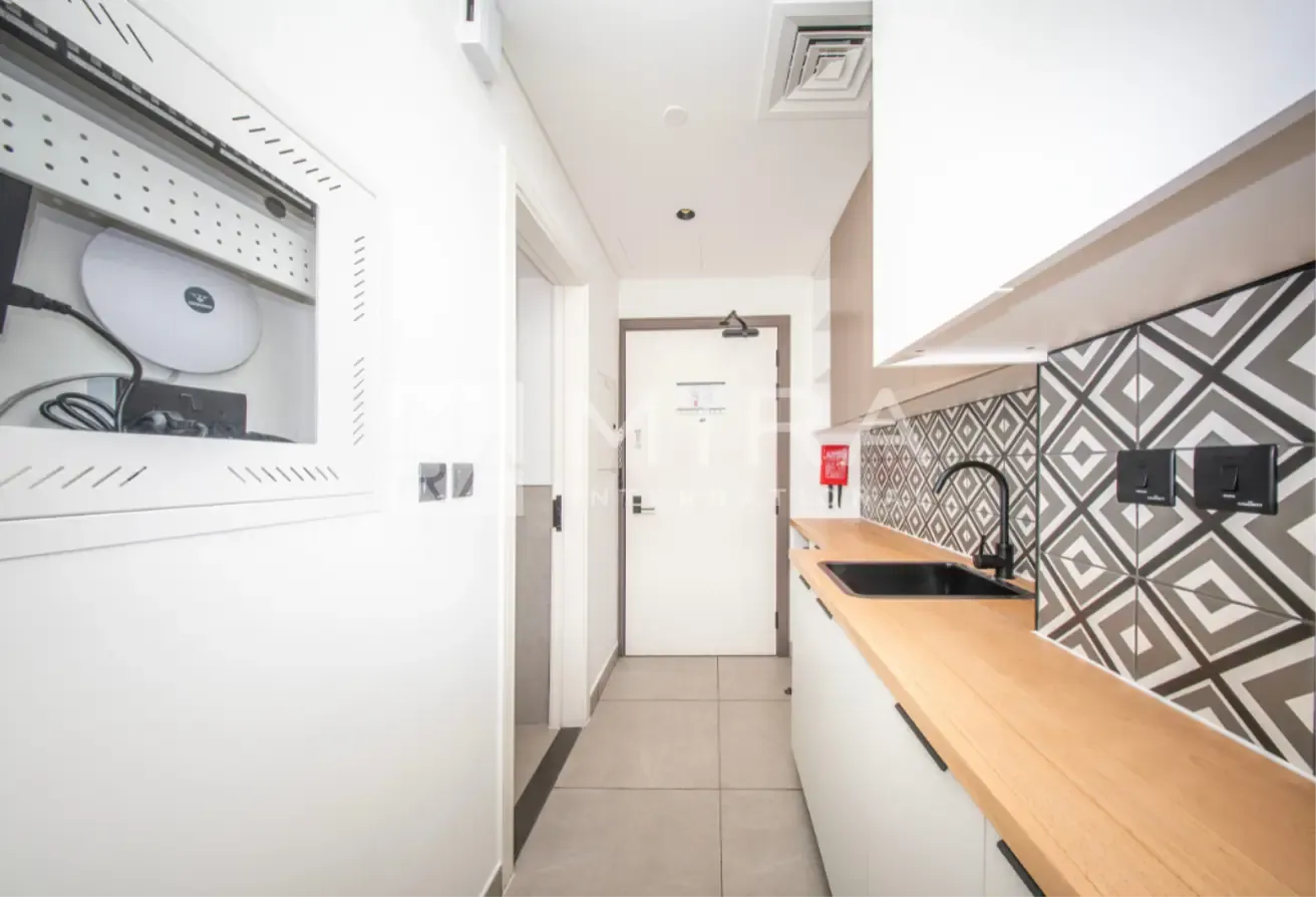 Vacant | High floor | Fully Furnished