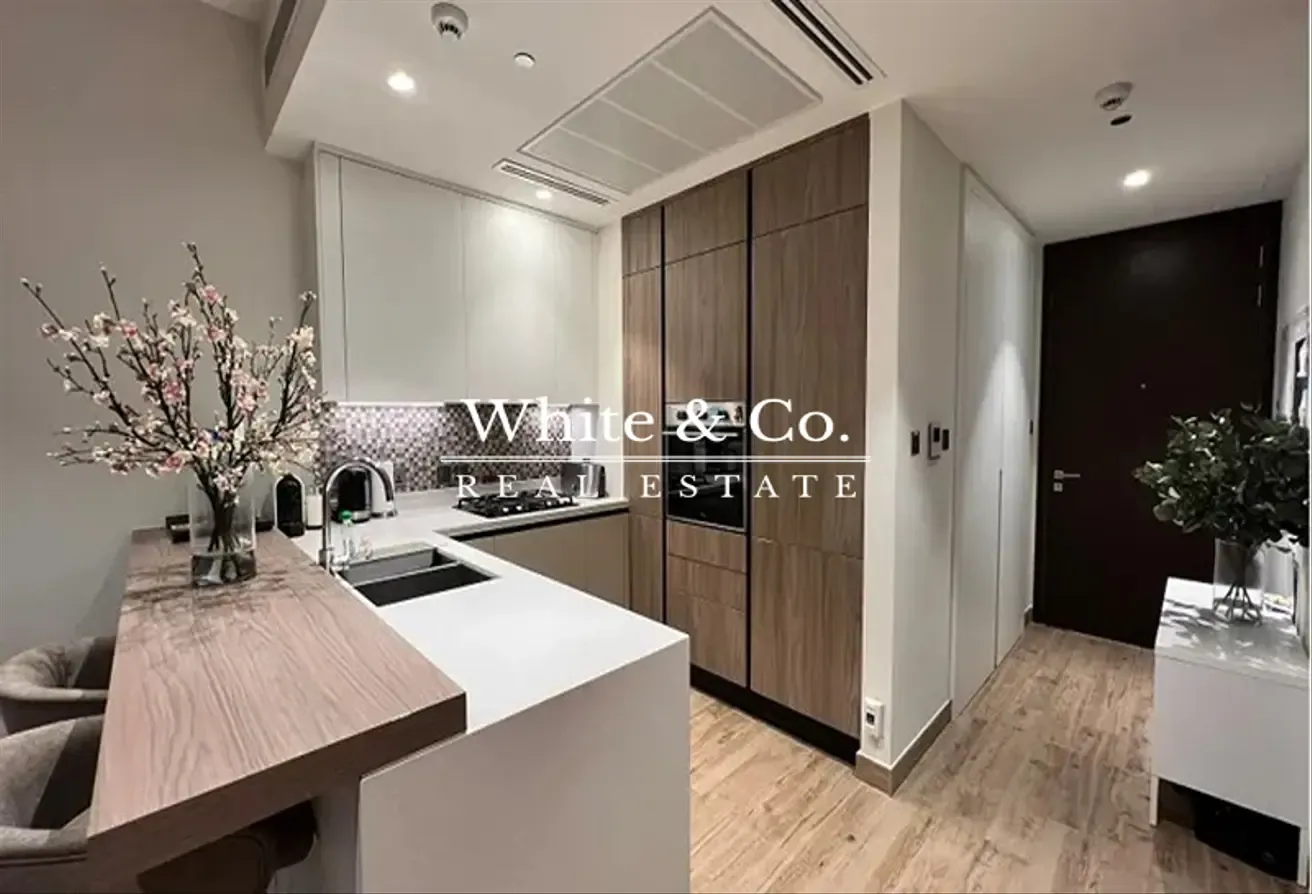 High Floor | Resale | Motivated Seller