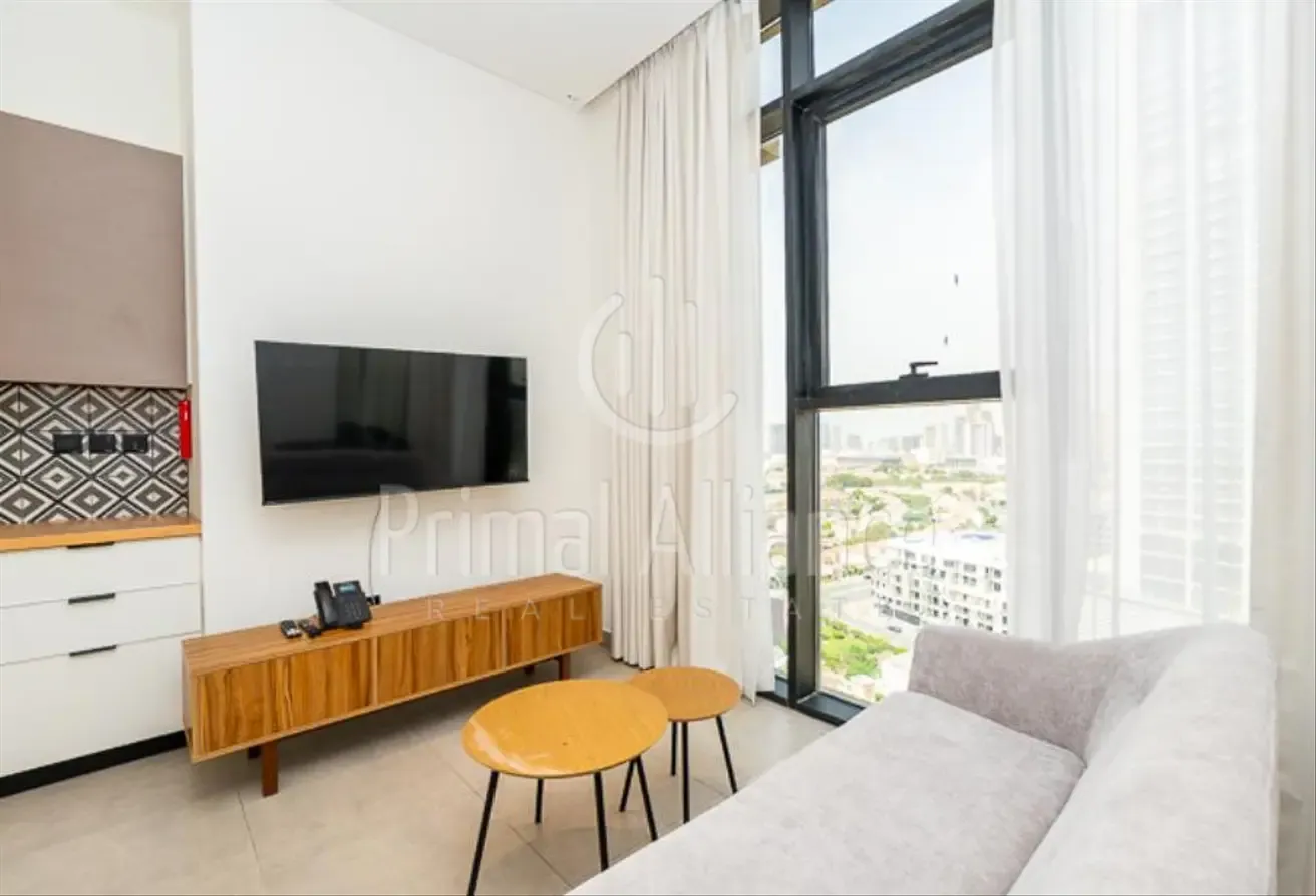 Spacious Layout | High Floor | Community View