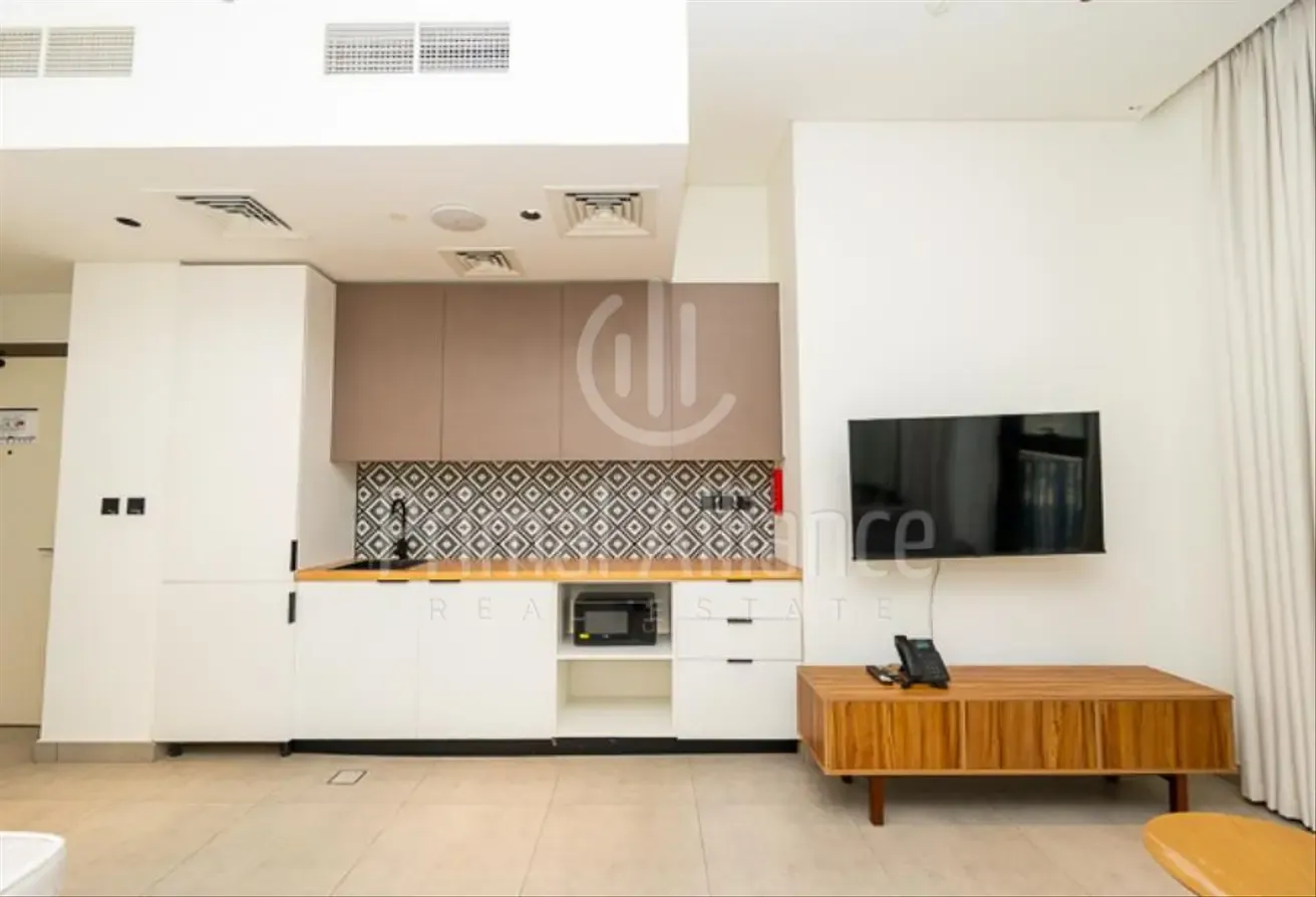 Spacious Layout | High Floor | Community View