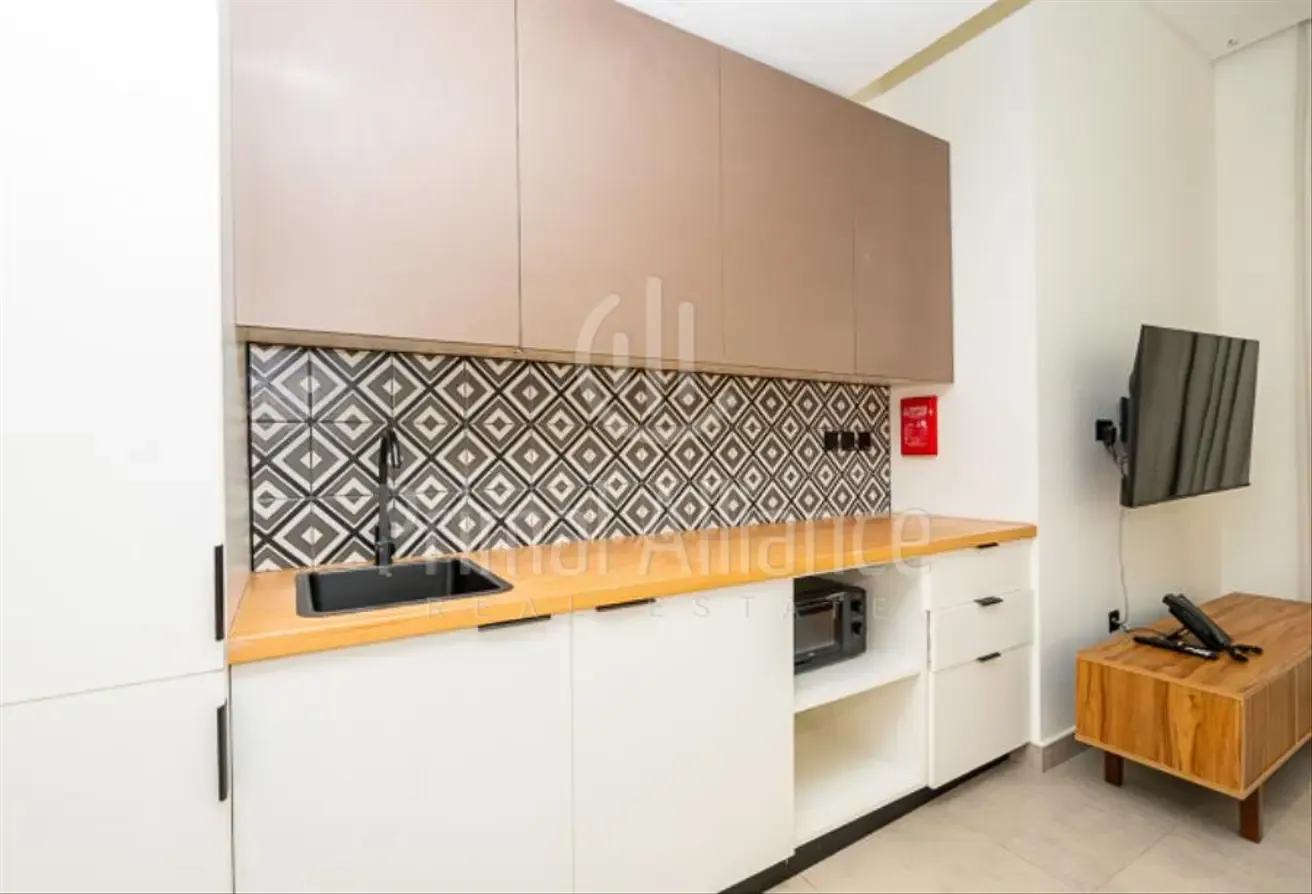 Spacious Layout | High Floor | Community View