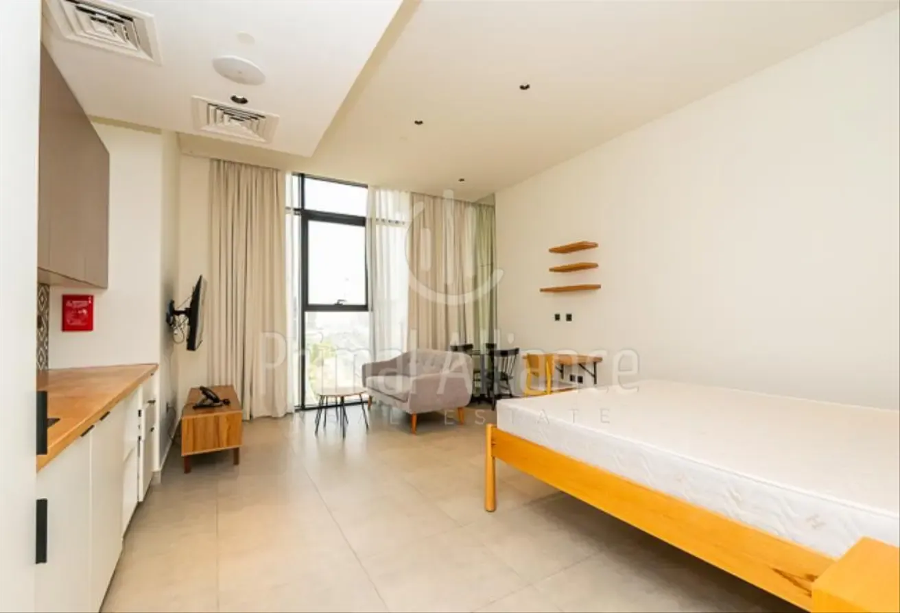 Spacious Layout | High Floor | Community View