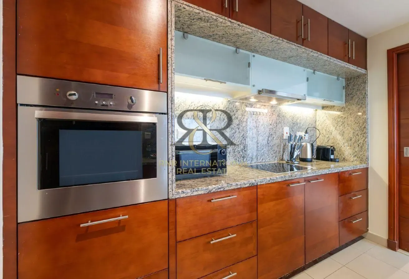 Stylish 1BR Furnished | Large Layout | VOT
