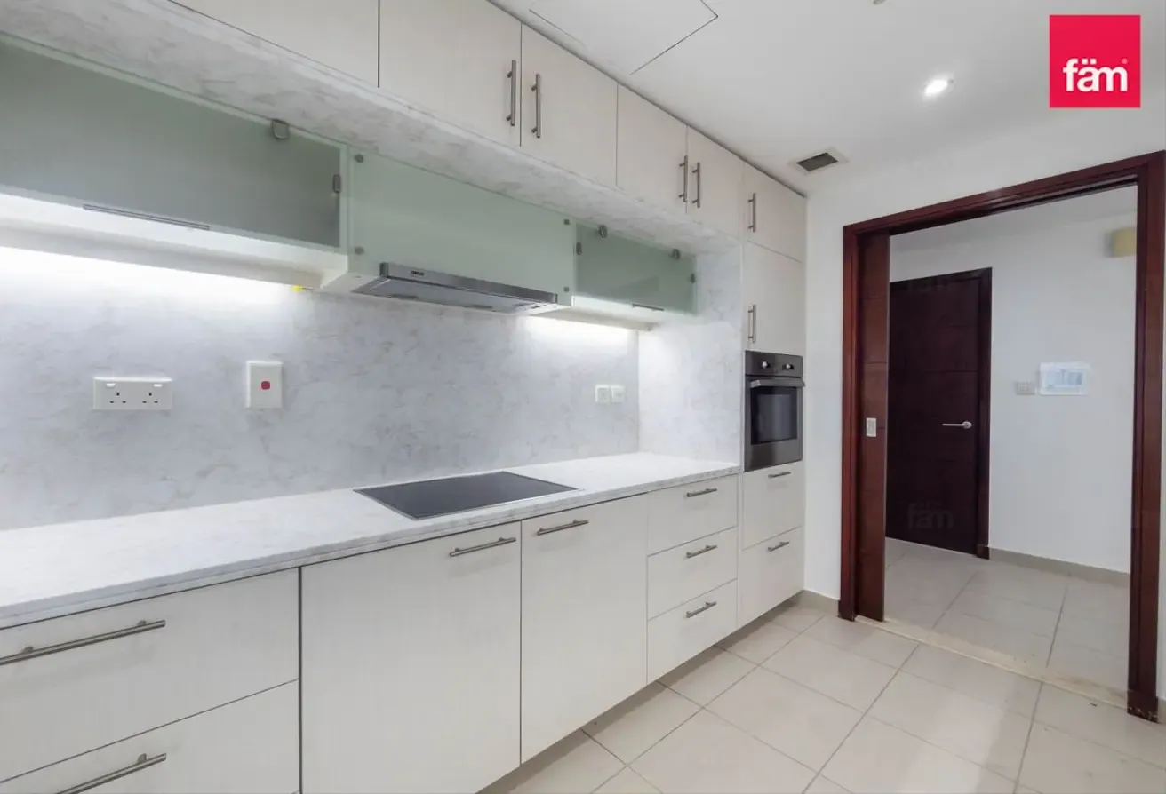 Biggest layout |closed kitchen |partial burj view