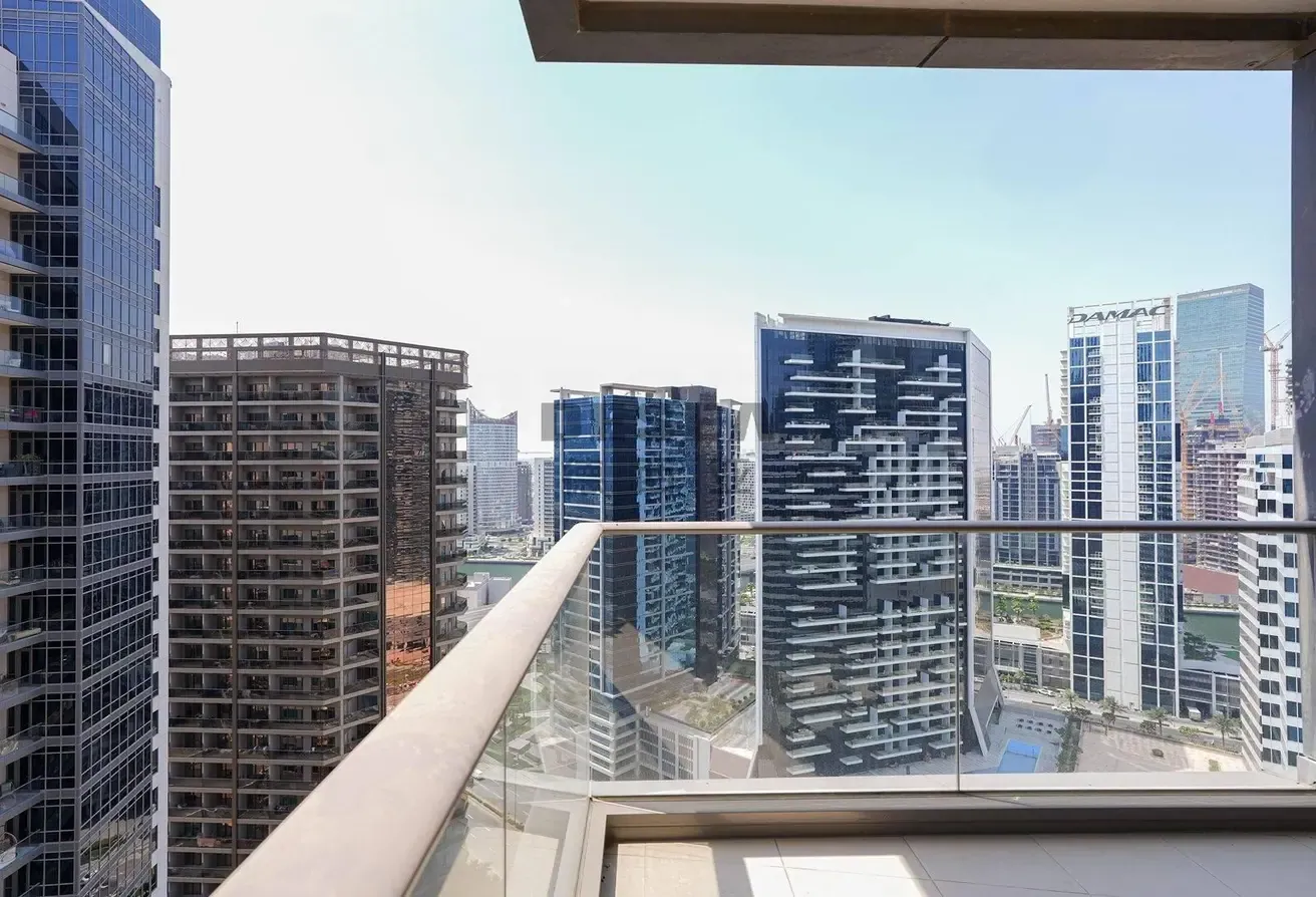 Vacant | Two Bathrooms | High Floor