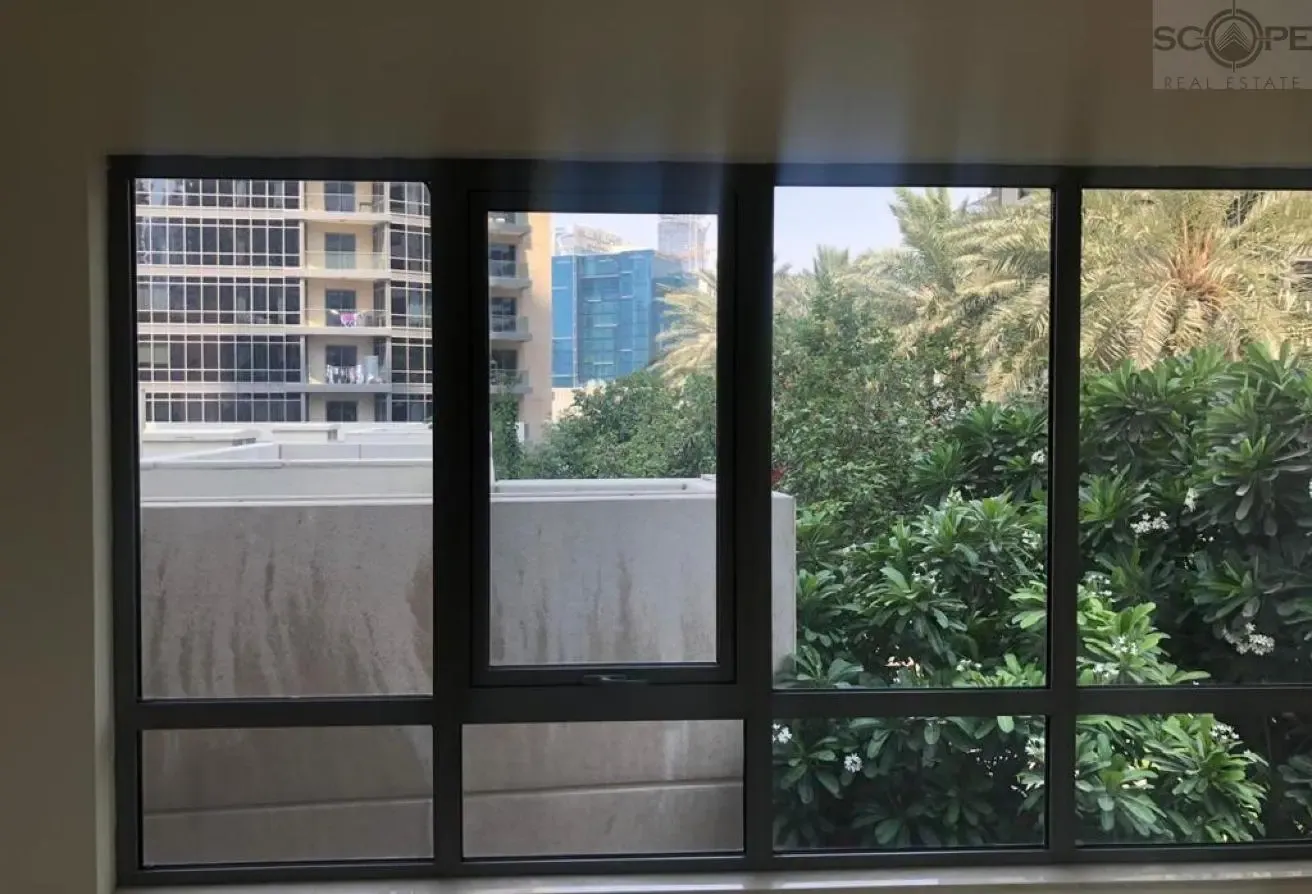VACANT POOL VIEW ONE BEDROOM IN SOUTHRIDGE TOWER 1