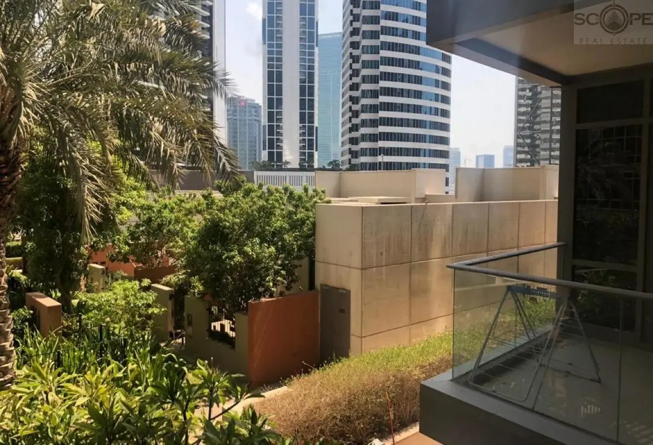 VACANT POOL VIEW ONE BEDROOM IN SOUTHRIDGE TOWER 1