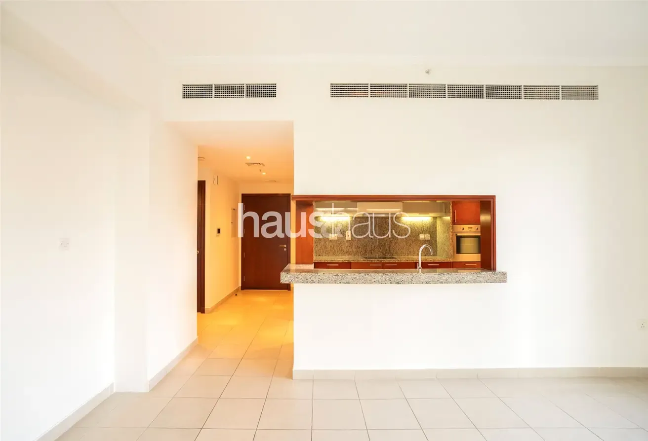 Vacant and Ready | Spacious | EMAAR