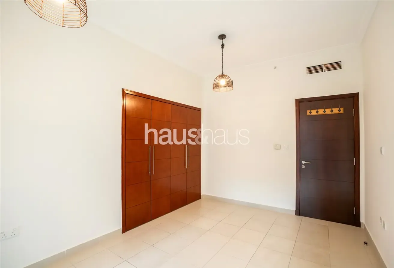 Vacant and Ready | Spacious | EMAAR