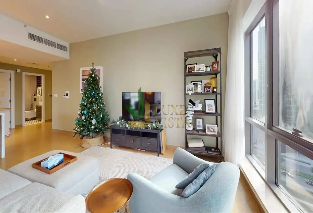 Fully Renovated | Burj View | Corner Unit
