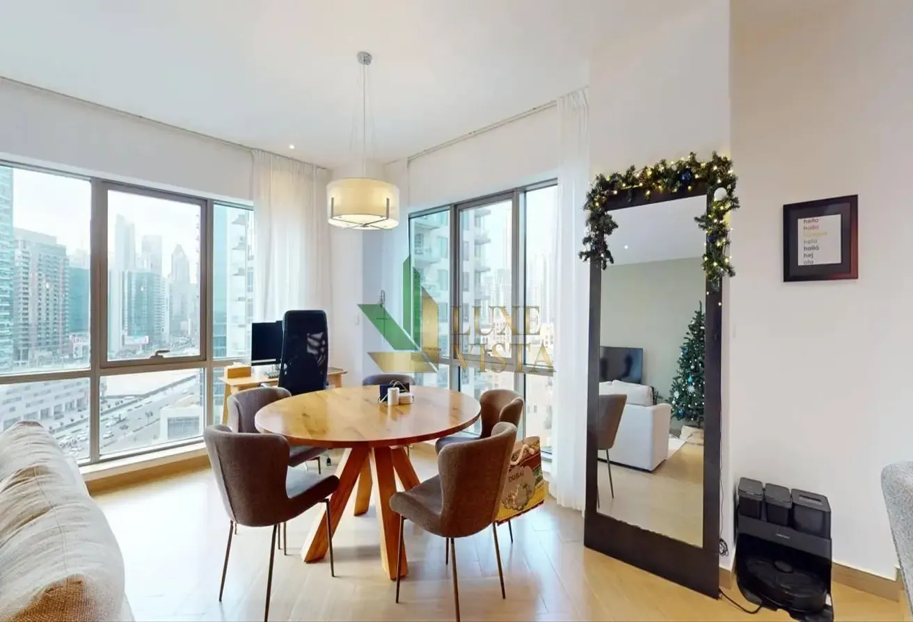 Fully Renovated | Burj View | Corner Unit