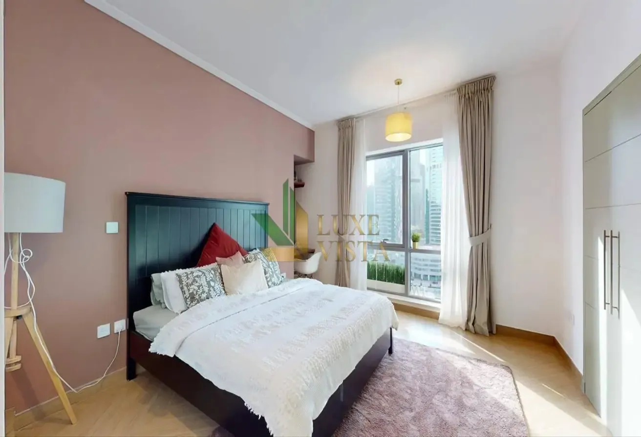 Fully Renovated | Burj View | Corner Unit