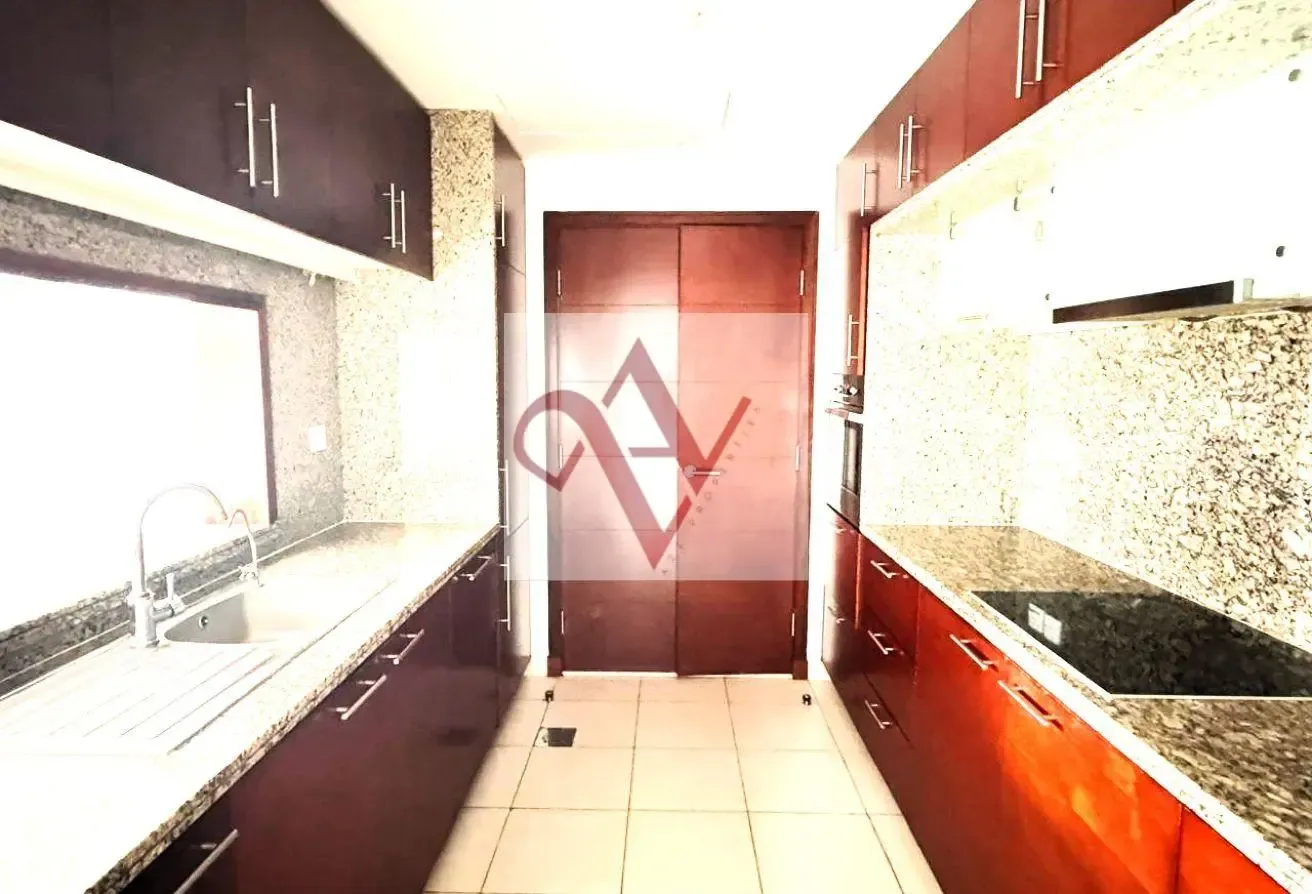 Southridge 2 bed with garden and business bay view