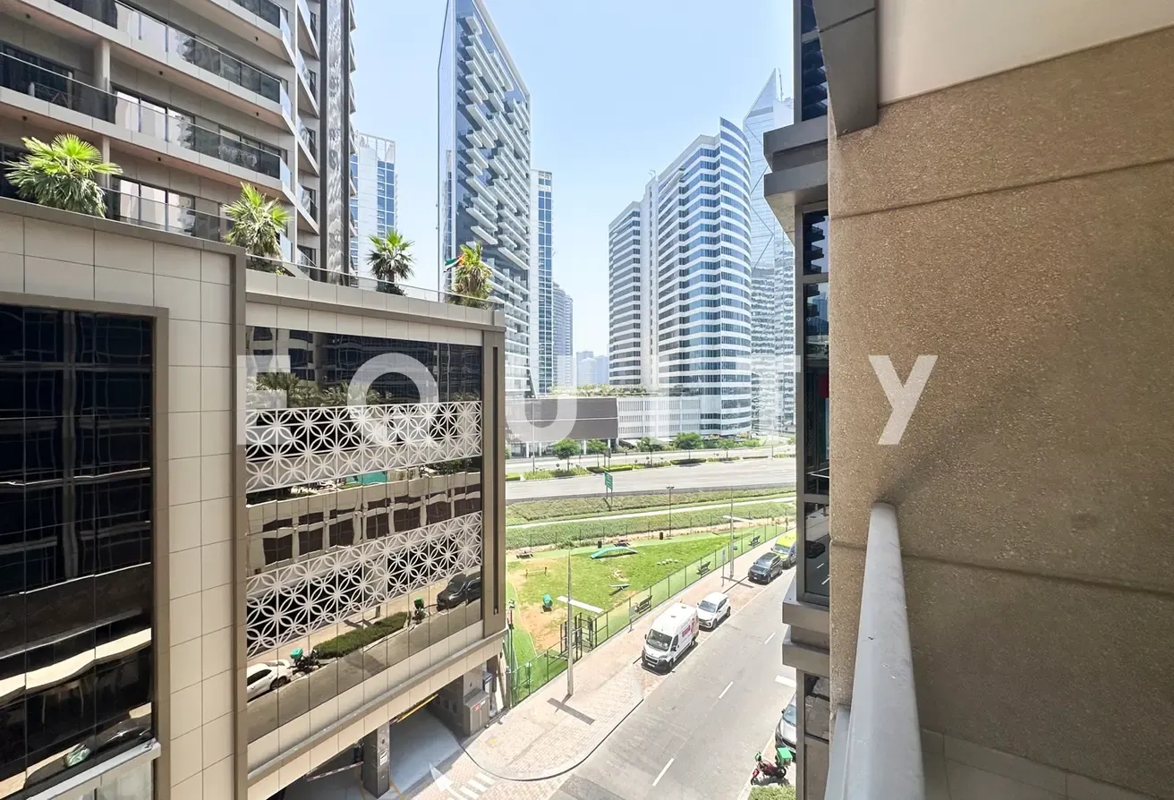 Vacant Now | Separate Dining | Large Layout