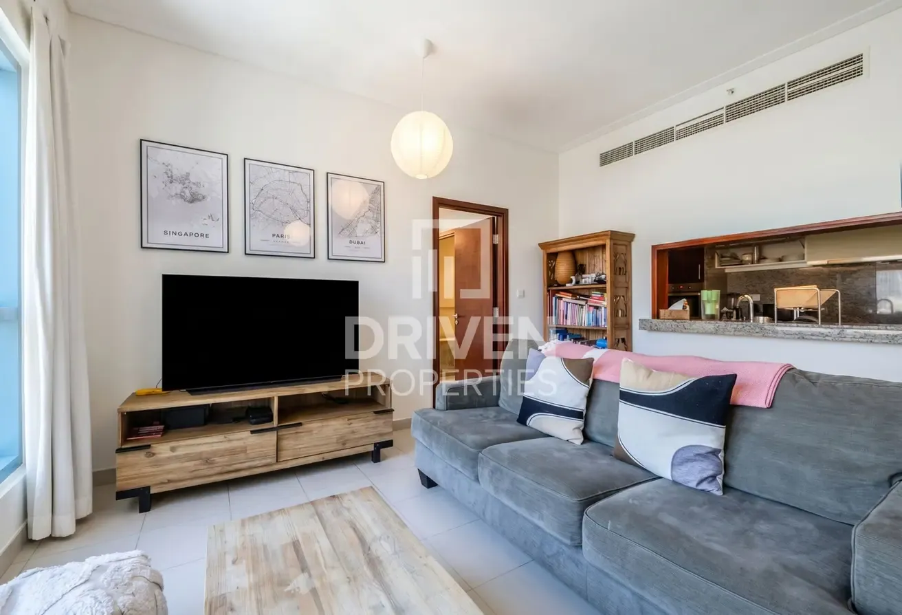 Spacious Apt with Maids Room | Burj View
