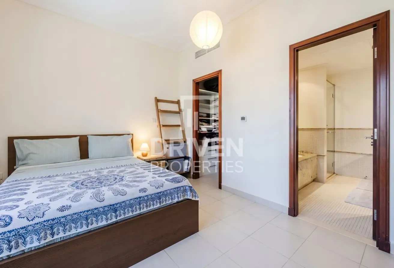 Spacious Apt with Maids Room | Burj View