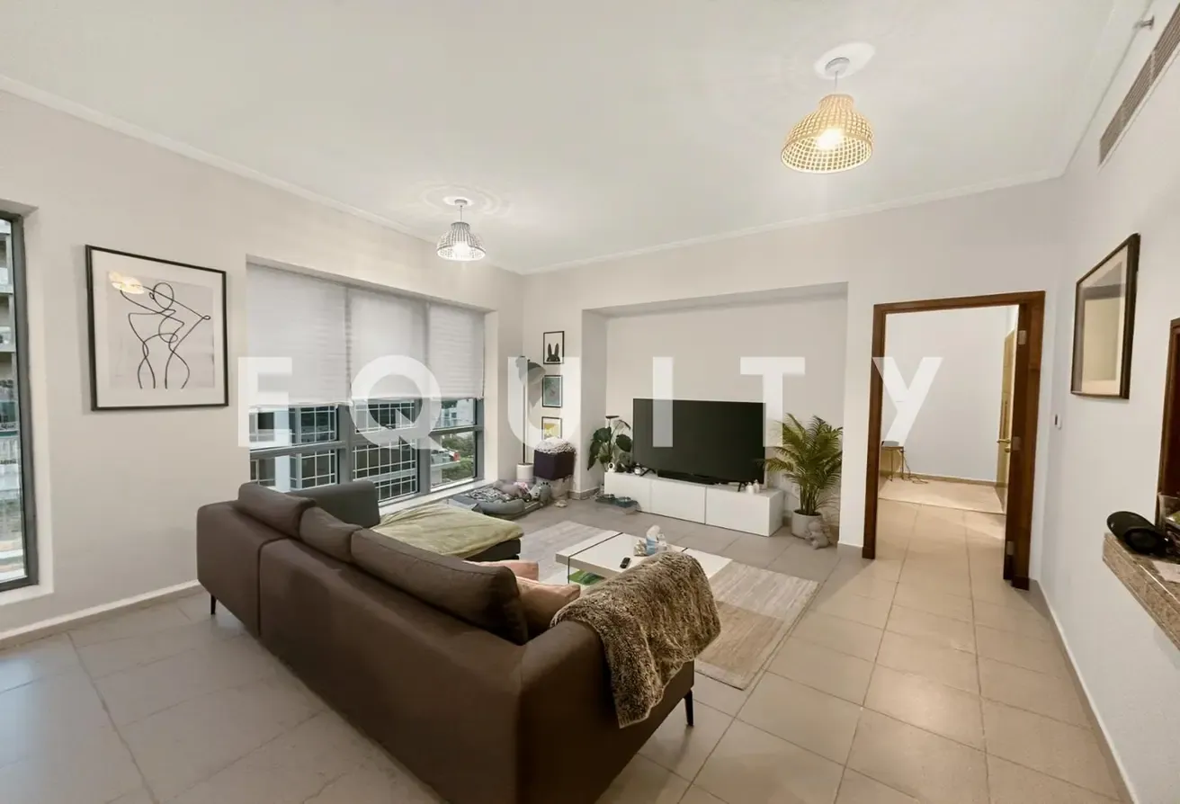 Large Layout | Vacant on Transfer | Great Location