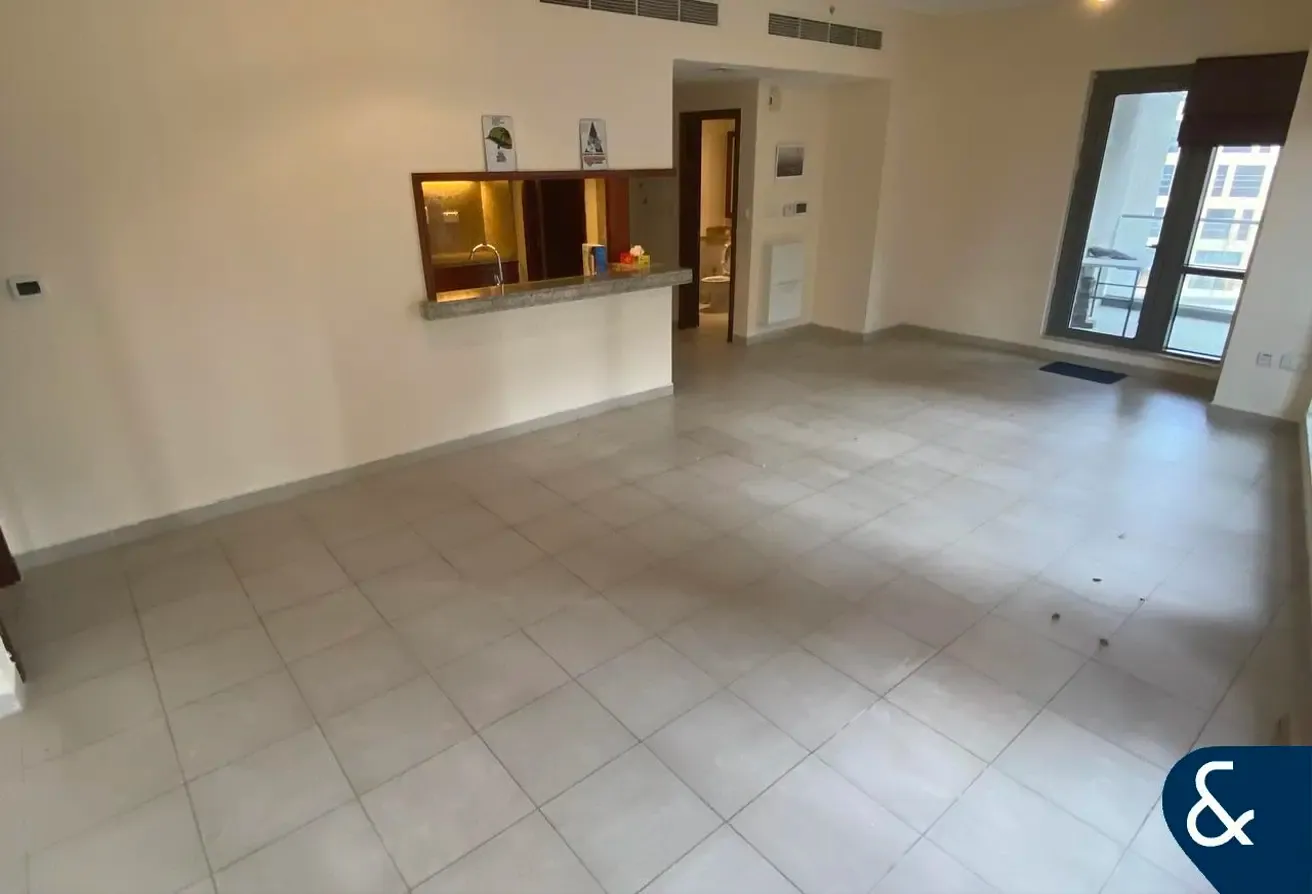 Large Layout | Vacant on Transfer | Park View